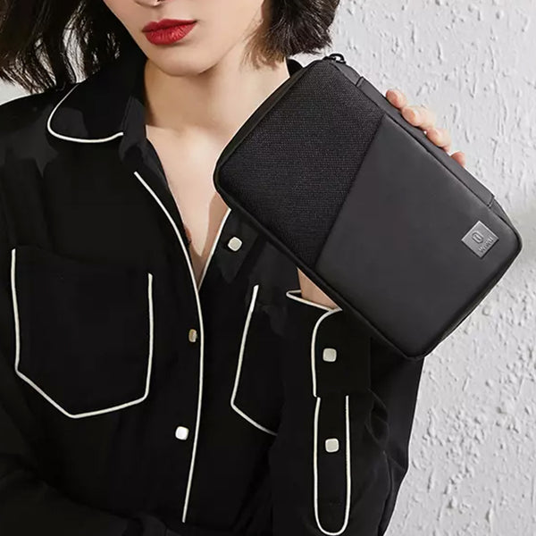 Premium MacBook Mate Travel & Cable Organiser Black